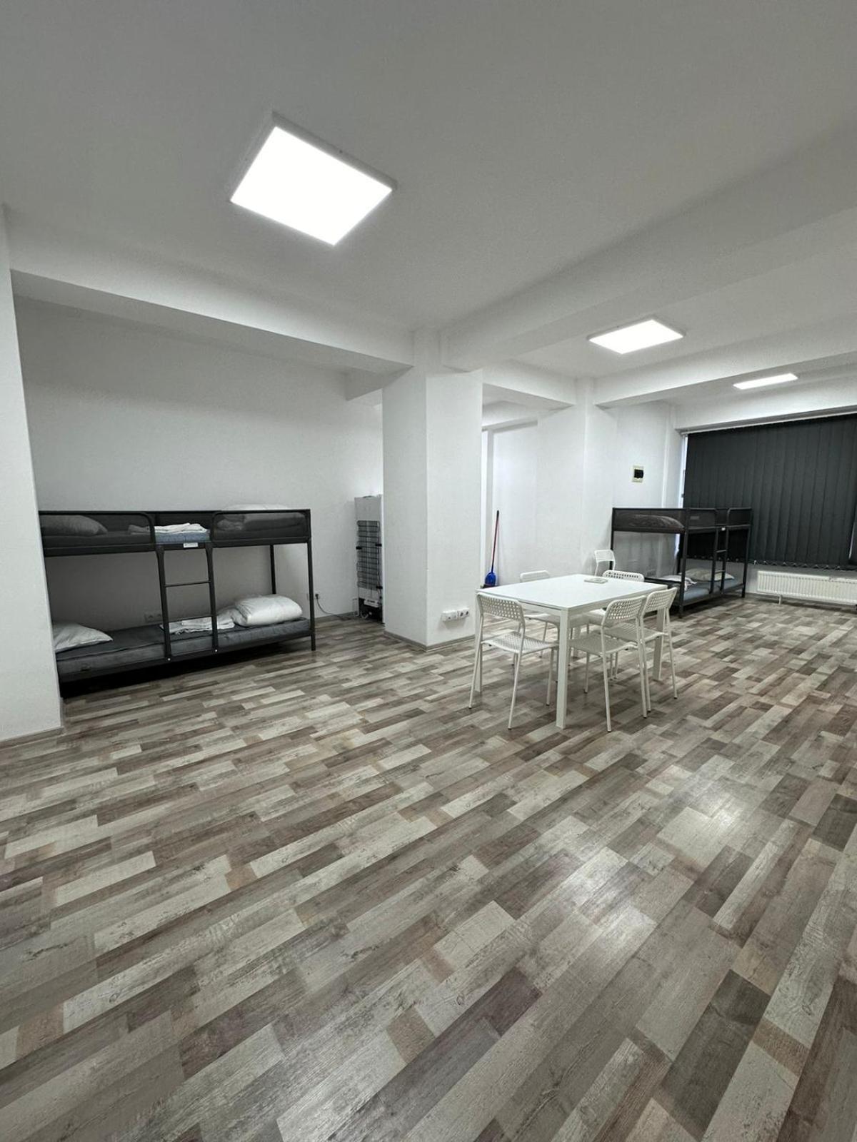 Heights Accommodation Unirii Free Parking Zone Boekarest Buitenkant foto