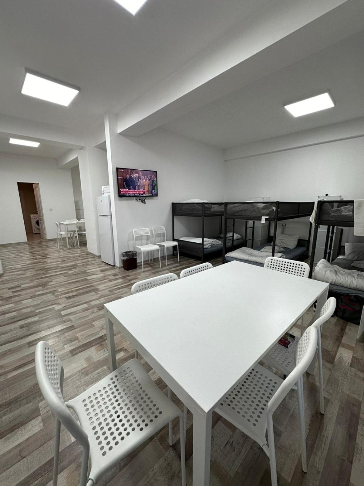 Heights Accommodation Unirii Free Parking Zone Boekarest Buitenkant foto