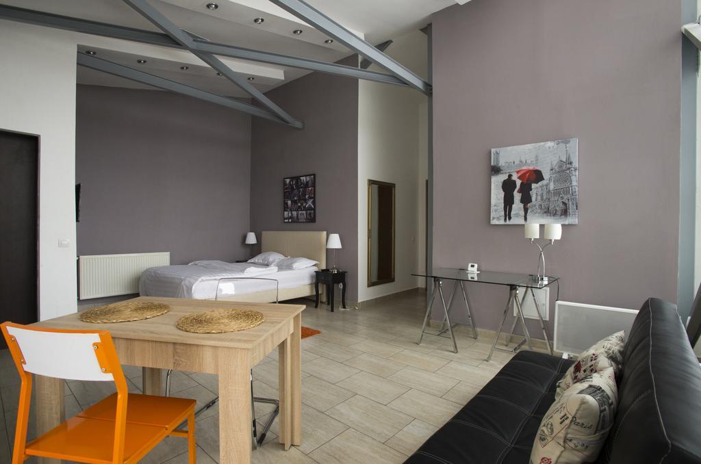 Heights Accommodation Unirii Free Parking Zone Boekarest Buitenkant foto