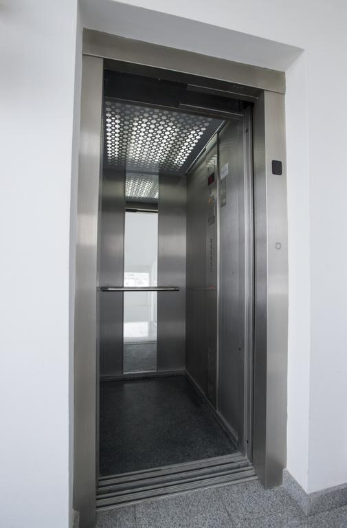 Heights Accommodation Unirii Free Parking Zone Boekarest Buitenkant foto